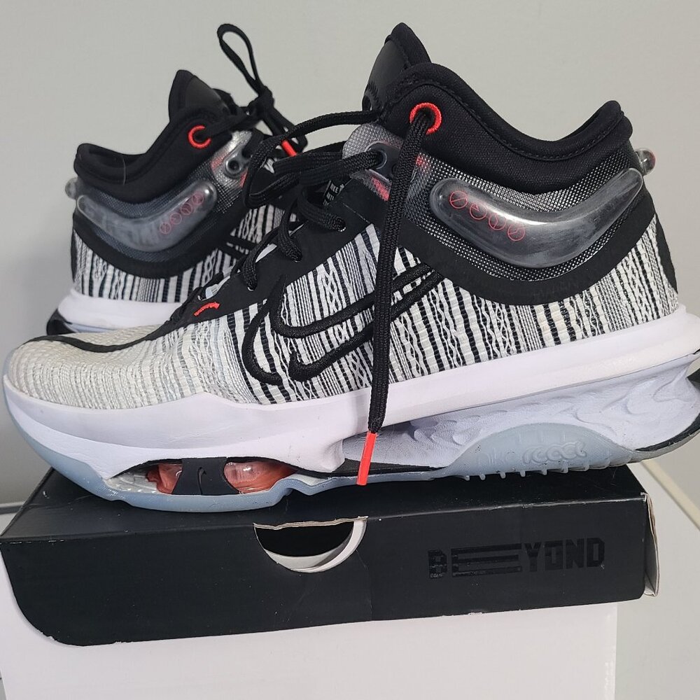 Nike GT Jump Basketball shoes